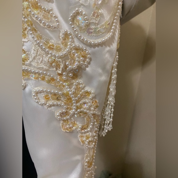 Vintage Wedding Dress worn ounce in 1992 - Picture 9 of 13